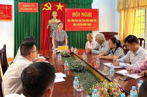 Chủ tịch HĐND huyện Nhơn Trạch tiếp các hộ dân bị ảnh hưởng khi thi công dự án Cao tốc Bến Lức – Long Thành