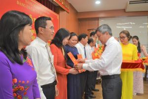 Đảng ủy các cơ quan Đảng tỉnh tiếp nhận 27 tổ chức cơ sở Đảng và triển khai công tác cán bộ