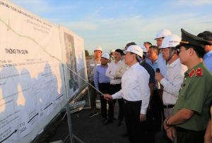 Phó Thủ tướng Hồ Đức Phớc kiểm tra tiến độ thi công 2 dự án đường cao tốc