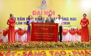 Phát huy mạnh mẽ sự đóng góp, cống hiến của đội ngũ văn nghệ sĩ gắn với những định hướng, chiến lược của Đồng Nai