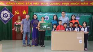 Giúp người khuyết tật học nghề và làm việc