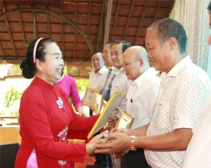 Người cao tuổi không có lương hưu được trợ cấp hưu trí xã hội