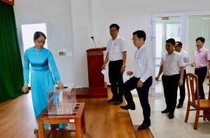 Đồng chí Nguyễn Hữu Nguyên được bầu làm Chủ tịch Hội Nông dân tỉnh