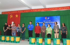 Đồng loạt ra quân Ngày cao điểm tình nguyện xây dựng đô thị văn minh