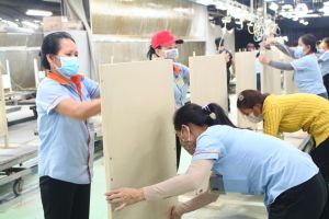 Công nhân tăng ca bài toán của thu nhập