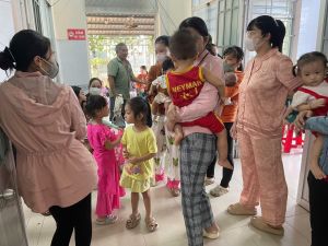 Gần 5,7 ngàn trẻ từ 6 tháng đến dưới 9 tháng tuổi đã được tiêm vaccine sởi