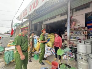 Công an xã Phú Hữu hết lòng phục vụ Nhân dân