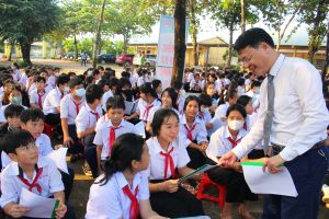 “Lách” luật khi giao kết hợp đồng lao động với người chưa thành niên