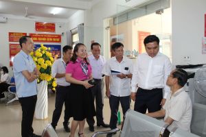 Bí thư Thành ủy Biên Hòa kiểm tra đột xuất công tác phục vụ Nhân dân và doanh nghiệp tại một số phường