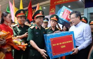 Nồng nhiệt chào đón lực lượng thực hiện nhiệm vụ A50 tại Ga Biên Hòa