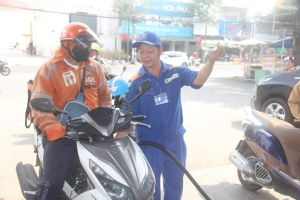 Giá xăng tăng lần thứ 3 liên tiếp
