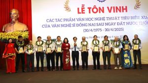 Tôn vinh cống hiến của văn nghệ sĩ Đồng Nai