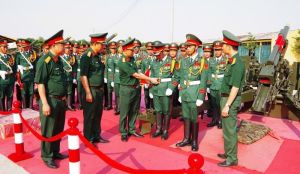 Thú vị xem Đội Pháo lễ huấn luyện chào mừng 50 năm Ngày Giải phóng miền Nam