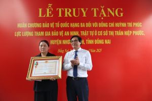 Truy tặng Huân chương Bảo vệ Tổ quốc hạng Ba cho chiến sĩ hy sinh trong khi làm nhiệm vụ