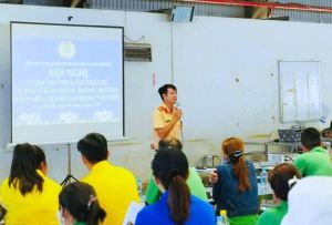 Hơn 200 đoàn viên, người lao động được tuyên truyền Luật Trật tự, an toàn giao thông đường bộ