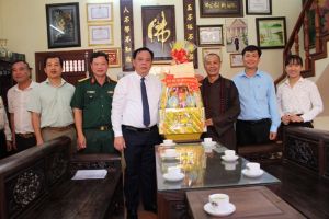 Chủ tịch UBND tỉnh Võ Tấn Đức thăm, chúc mừng các tổ chức, chức sắc Phật giáo tiêu biểu
