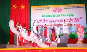 Biểu diễn văn nghệ kỷ niệm 135 năm Ngày sinh Chủ tịch Hồ Chí Minh