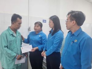 Công đoàn Đồng Nai thăm, hỗ trợ công nhân bị tai nạn lao động do vụ ngộ độc khí ga