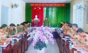 Kiểm tra công tác tuần tra kiểm soát, xử lý vi phạm trên tuyến, địa bàn