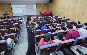 Thúc đẩy phong trào học ngoại ngữ trong thanh niên