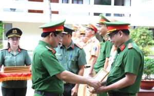 Công an tỉnh khen thưởng các tập thể, cá nhân đạt thành tích