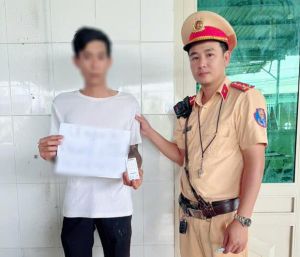 Trạm Cảnh sát giao thông Suối Tre liên tiếp phát hiện người điều khiển xe máy dương tính với chất ma tuý