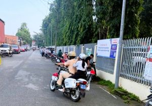 Đồng Nai: Lực lượng Cảnh sát giao thông kịp thời hỗ trợ 2 thí sinh đổi thẻ dự thi do cầm nhầm