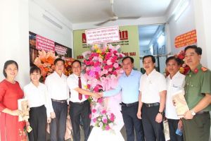 Chủ tịch UBND tỉnh Võ Tấn Đức thăm, chúc mừng các cơ quan báo chí thường trú tại Đồng Nai nhân dịp 21-6