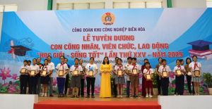 Công đoàn các cấp tuyên dương học sinh Học giỏi, sống tốt
