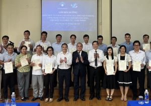 Bế giảng lớp bồi dưỡng kiến thức và nâng cao năng lực thiết kế vi mạch