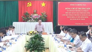 Phó Chủ tịch UBND tỉnh Lê Trường Sơn làm việc với 5 xã về tình hình sau sáp nhập