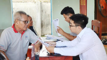 Điểm lưu động hỗ trợ giải quyết thủ tục hành chính: Mô hình hay cần nhân rộng