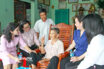 Các cấp Hội Liên hiệp Phụ nữ tỉnh Đồng Nai tri ân liệt sĩ,...