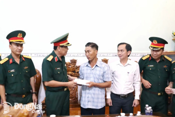Quân khu 7 thăm, tặng quà gia đình thân nhân liệt sĩ tại Đồng Nai