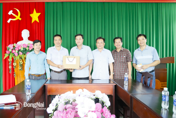 Đoàn công tác Báo và Phát thanh, Truyền hình Đồng Nai làm việc tại xã Thiện Hưng