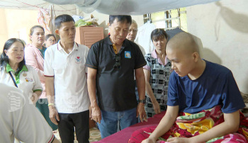 Chương trình Khát vọng sống trợ giúp gia đình chị Nguyễn Thị Hồng 178 triệu đồng