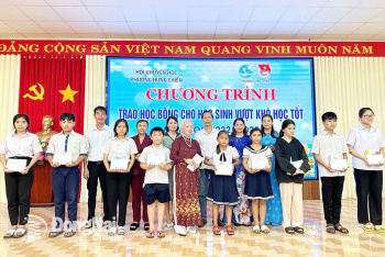 Người vợ liệt sĩ hết lòng với công tác thiện nguyện