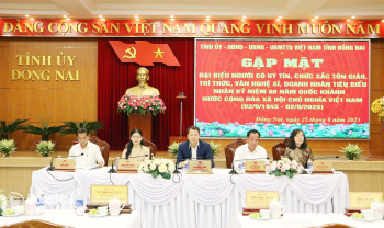 Đồng Nai gặp mặt người có uy tín, chức sắc tôn giáo, trí thức, văn nghệ sĩ, doanh nhân tiêu biểu