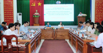 Ủy viên dự khuyết Trung ương Đảng, Phó Bí thư Thường trực Tỉnh ủy, Chủ tịch HĐND tỉnh Đồng Nai Tôn Ngọc Hạnh làm việc với phường Bình Phước