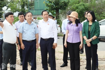 Đưa cán bộ tỉnh về hỗ trợ địa phương giải phóng mặt bằng