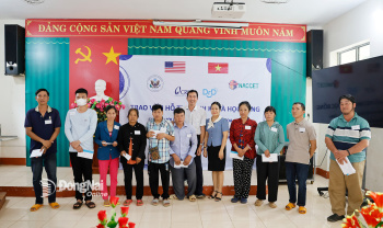 Trao 540 triệu đồng hỗ trợ sinh kế cho người khuyết tật, nạn nhân da cam/dioxin