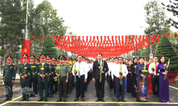 Lãnh đạo tỉnh viếng Nghĩa trang Liệt sĩ nhân kỷ niệm 80 năm Cách mạng tháng Tám và Quốc khánh 2-9