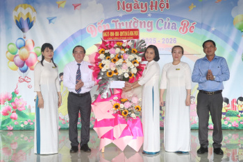 Hơn 2.000 học sinh xã Hưng Phước tham dự khai giảng năm học mới
