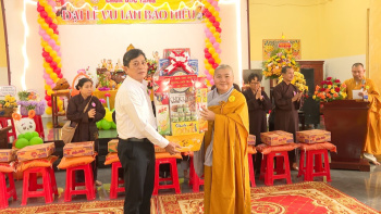 Phường Chơn Thành chúc mừng Lễ Vu lan báo hiếu các cơ sở Phật giáo