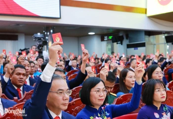 Đại hội đại biểu Đảng bộ tỉnh Đồng Nai lần thứ I bầu Đoàn Chủ tịch, Đoàn Thư ký, Ban Thẩm tra tư cách đại biểu dự đại hội