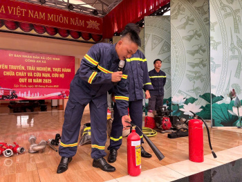 Xã Lộc Ninh tổ chức tuyên truyền, trải nghiệm thực hành chữa cháy