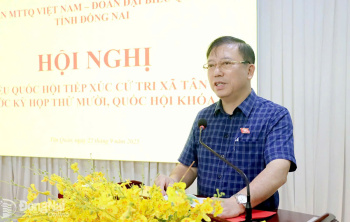 Cử tri xã Tân Quan mong được tiếp tục đầu tư cơ sở hạ tầng