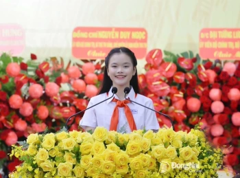 Đoàn Đại biểu thiếu nhi tỉnh Đồng Nai chúc mừng Đại hội đại biểu Đảng bộ tỉnh Đồng Nai lần thứ I