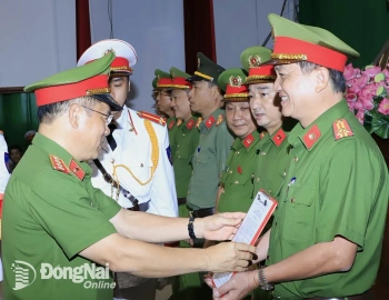 Xóa 'điểm nóng', giữ bình yên địa bàn