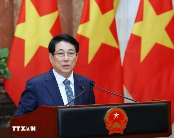 Chủ tịch nước Lương Cường lên đường dự Tuần lễ cấp cao APEC 2025